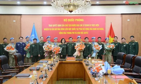 Trao quyết định của Chủ tịch nước cho 7 sĩ quan tham gia nhiệm vụ gìn giữ hòa bình Liên hợp quốc