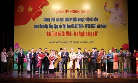 Đặc sắc Chương trình sinh hoạt chính trị "Chủ tịch Hồ Chí Minh - tên Người sáng mãi"