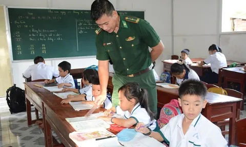 Thầy giáo nơi đảo xa