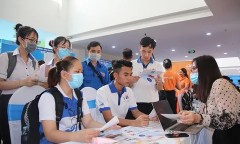 158 doanh nghiệp có nhu cầu tuyển dụng khoảng 60.000 lao động trong phiên giao dịch việc làm