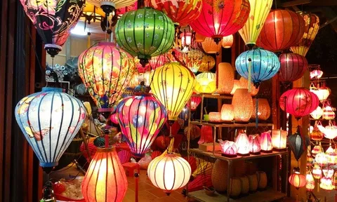 Sự lung linh, huyền ảo trong đêm của đèn lồng Hội An