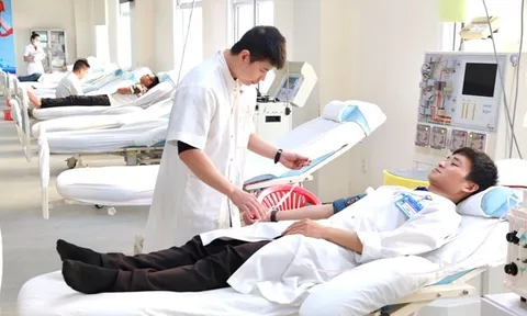 Hơn 200 cán bộ, y bác sĩ tham gia hiến máu tình nguyện
