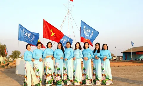 Những 'bông hồng thép' Việt Nam nở rộ nơi lục địa đen
