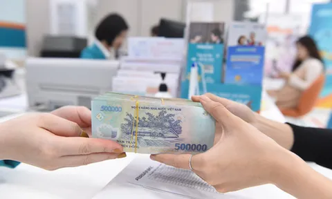 Các ngân hàng giảm mạnh lãi suất tiết kiệm: Gửi tiền ở đâu có lãi suất cao nhất?