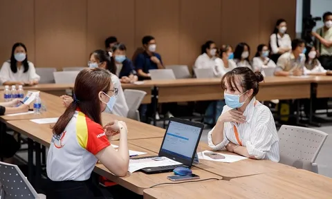 Gần 5.000 việc làm tại chuỗi sự kiện 'UEH Sharing - Career Fair 2023'