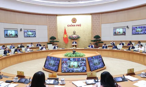 Lập Tổ công tác đặc biệt gỡ vướng cho doanh nghiệp; thực hiện nghiêm quy định bỏ sổ hộ khẩu giấy