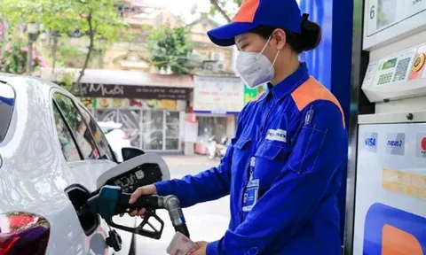 Ngày mai (11/4), giá xăng dầu sẽ tăng mạnh?