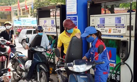 Giá xăng trong nước ngày mai (21/4) sẽ giảm dưới 24.000 đồng/lít?