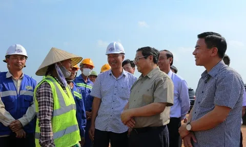 Thủ tướng kiểm tra, đôn đốc tuyến cao tốc Bắc - Nam