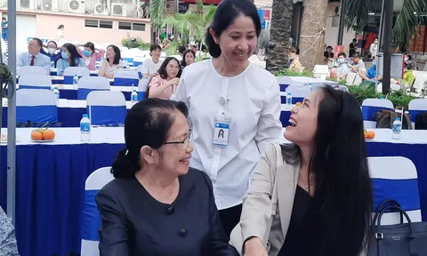 Hành trình của những em bé được sinh ra trong ống nghiệm