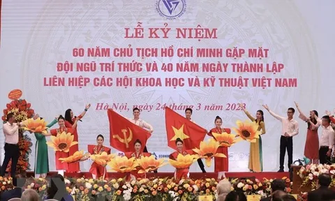 Làm gì để trí thức xứng đáng là “nguyên khí quốc gia”? - Bài 2: Tầm và tâm
