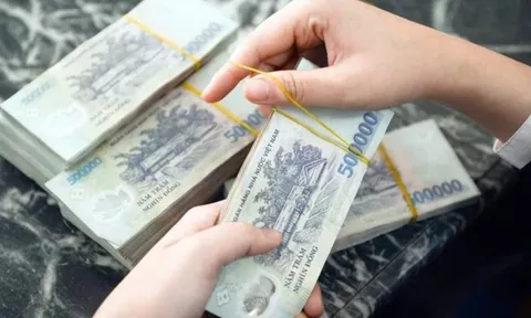 Sau khi tăng lương cơ sở lên 1,8 triệu, tiền lương, phụ cấp, hoạt động phí sẽ tính thế nào?