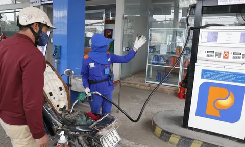 Giá xăng dầu bật tăng trở lại sau 3 lần giảm liên tiếp