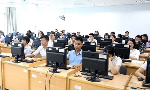 Xử "mạnh tay" thí sinh sử dụng điện thoại di động trong phòng thi kiểm định chất lượng đầu vào công chức