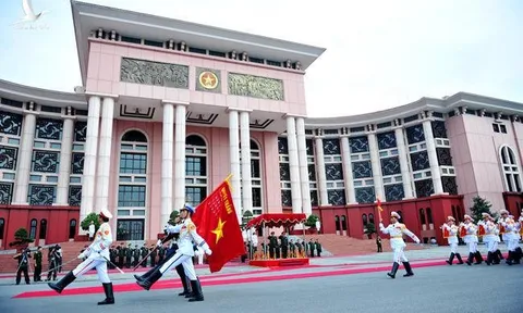 Thời kỳ đầu trận chiến bảo vệ trụ sở Bộ Quốc phòng