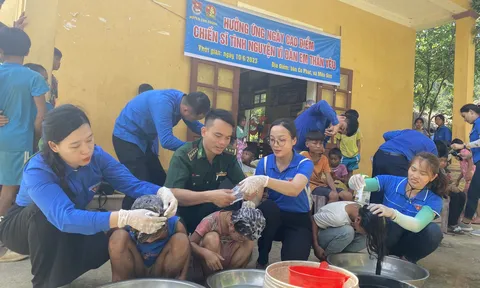 Nghệ An: Bản nghèo Đan Lai hào hứng đón chương trình thiện nguyện hè