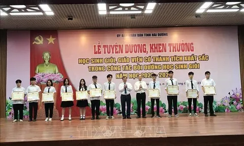 Hải Dương: Tuyên dương, khen thưởng học sinh giỏi, giáo viên có thành tích xuất sắc