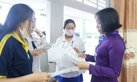 Vụ lọt đề văn, toán: Đình chỉ 2 thí sinh và tạm dừng nhiệm vụ coi thi cán bộ có liên quan