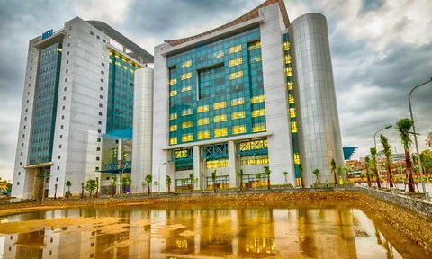 Điểm chuẩn xét tuyển kết hợp của ĐH Kinh tế Quốc dân năm 2023, cao nhất 28,13 điểm