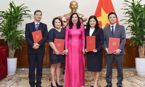 Bổ nhiệm nhân sự lãnh đạo mới tại Bộ Công Thương, Bộ Ngoại giao