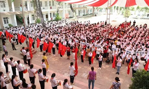 Học sinh Hà Nội tựu trường từ ngày 28/8, riêng lớp 1 từ ngày 21/8