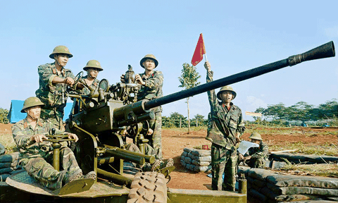Thời kỳ đầu chiến tranh và vấn đề xây dựng thế trận quốc phòng toàn dân (Phần 1)