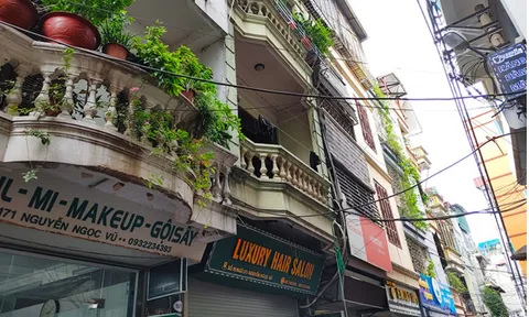 Cháy nhà 4 tầng, bà nhanh trí cho cháu 5 tháng tuổi vào xô thả xuống đất thoát nạn