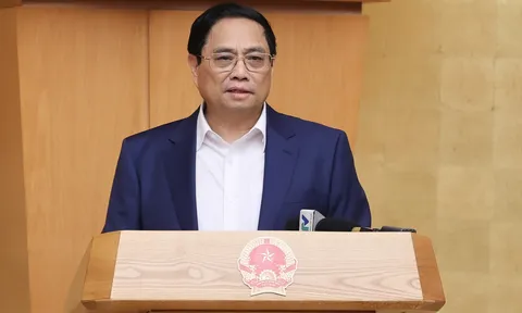 Thủ tướng chỉ đạo khẩn trương báo cáo lộ trình cải cách tiền lương; đề xuất tăng lương tối thiểu cho công nhân lao động