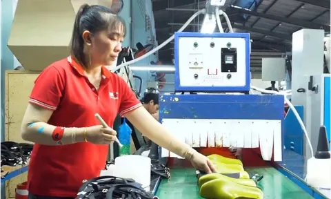 Lao động nữ sau tuổi 35 đối mặt với nguy cơ cao mất việc làm