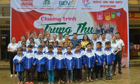 Trung thu đến sớm với học sinh vùng cao Quế Phong, Nghệ An