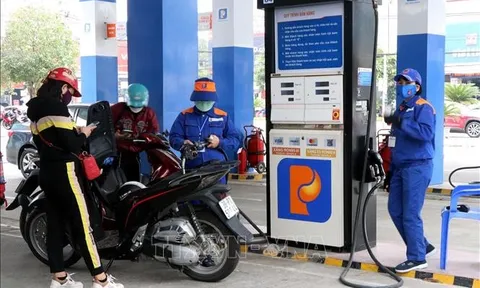 Giá xăng tăng lần thứ 7 liên tiếp, RON 95 gần 26.000 đồng/lít