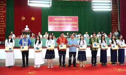 Xây dựng cơ chế tuyển dụng giáo viên các cấp phù hợp, tránh thừa, thiếu cục bộ
