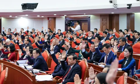 Trung ương bàn về tình hình KTXH; lộ trình thực hiện chế độ tiền lương mới; quyết định nhiều vấn đề trọng đại