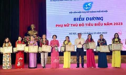 Biểu dương 64 Chủ tịch Hội Phụ nữ cơ sở và phụ nữ Thủ đô tiêu biểu