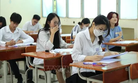 Thi tốt nghiệp THPT từ 2025: Còn ý kiến khác nhau về số môn thi bắt buộc