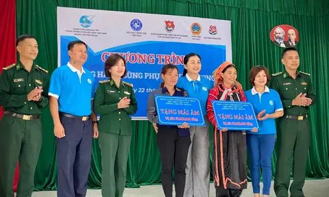 Những trái tim nhân ái hội tụ trong chương trình "Đồng hành cùng phụ nữ biên cương"