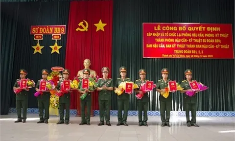 Sư đoàn 9 (Quân đoàn 4) công bố quyết định sáp nhập và tổ chức lại cơ quan hậu cần – kỹ thuật