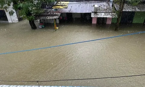 Thừa Thiên Huế hứng chịu trận mưa lũ lịch sử