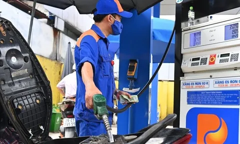 Giá xăng, dầu đồng loạt giảm hơn 500 đồng/lít