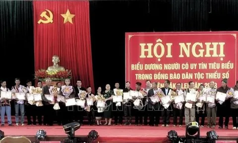Tôn vinh người có uy tín cộng đồng dân tộc thiểu số tại biên giới