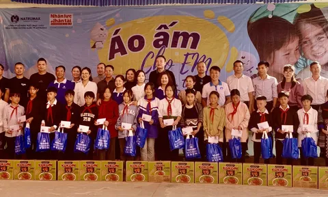 Chương trình "Áo ấm cho em – Hành trình yêu thương" tại trường PTDTBT THCS Cao Phạ, huyện Mù Cang Chải