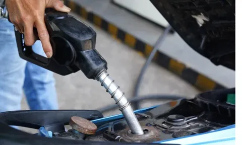 Đề xuất giảm thuế bảo vệ môi trường với xăng dầu đến hết năm 2024