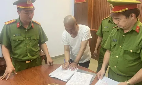 Khởi tố 'thầy chùa' tự xưng Thích Tâm Phúc về tội lừa đảo chiếm đoạt tài sản và sử dụng tài liệu giả