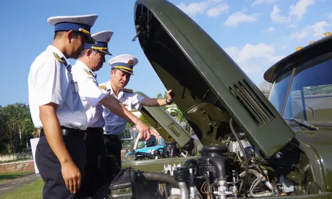 Vùng 2 Hải quân khai mạc Hội thi “Kho, trạm, tàu – xuồng, xe - máy tốt; lái xe an toàn” và Hội thi “bàn tay vàng” cấp cơ sở