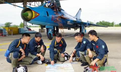Bài 2: Xây dựng, củng cố tiềm lực quốc phòng trong thời bình