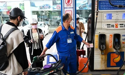 Giá xăng dầu tăng giảm đan xen