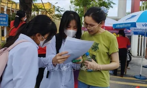 Thi tốt nghiệp THPT từ 2025: Cấu trúc đề thi môn Ngữ văn khắc phục việc chép văn mẫu