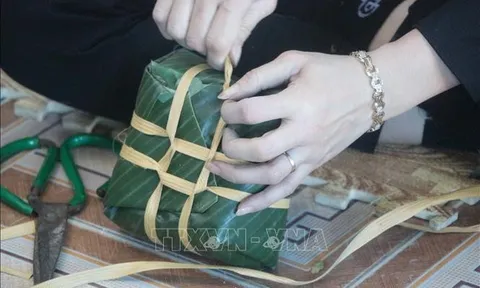 Làng bánh chưng Vĩnh Hòa vào vụ Tết