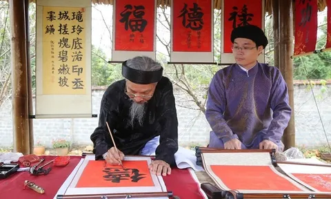 Vũ Đình Liên với “ông đồ" và “những người muôn năm cũ”