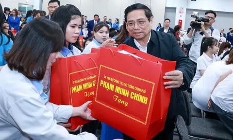 Thủ tướng Phạm Minh Chính: Không để ai không có Tết, không có ai bị bỏ lại phía sau